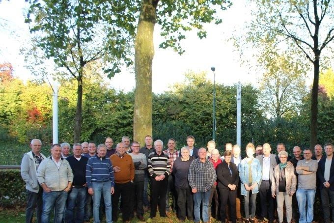 De Groene Olijftak is een grote vereniging in het midden van Nederland met een groot aantal leden uit IJsselstein.
Door de centrale ligging, de positieve concurrentie en zeker door de gezelligheid hebben we ook veel leden uit de omringende plaatsen zoals Vianen, Lopik,
 Benschop, Nieuwegein ,Tull en t' Waal ,Utrecht, Asperen en Maarsen.

Ons eigen clubgebouw staat al jaren bij sportpark Groenvliet.
Het is een mooie ruimte voorzien van een gezellige bar met kantine en daarnaast een ruim lokaal om onze duiven in te korven.
Onze vereniging bezit ook een mooi 